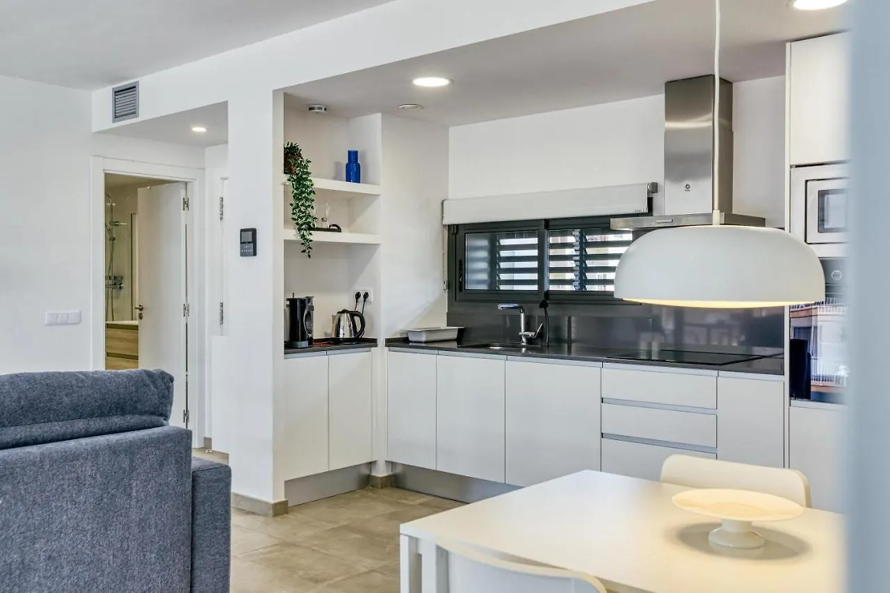 Murtra Apartment Roses