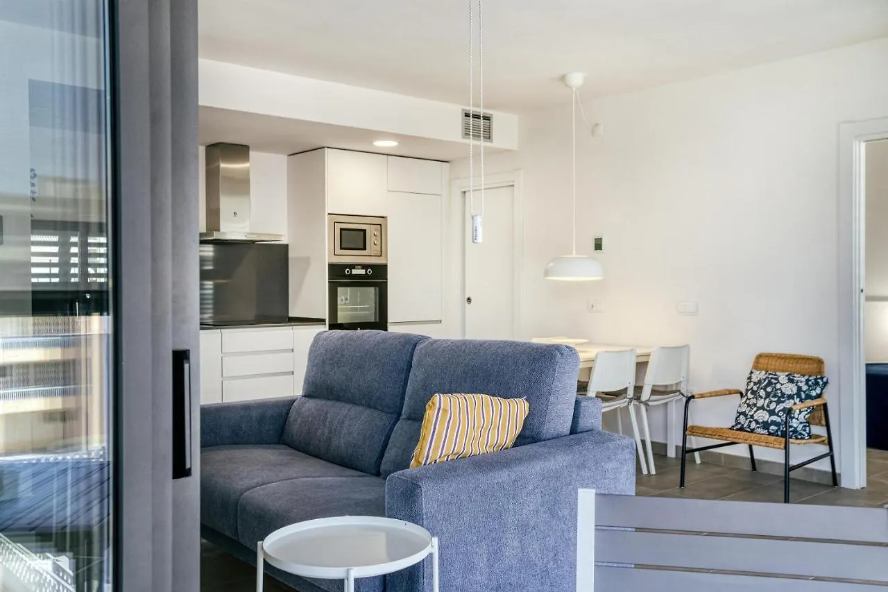 Murtra Apartment Roses